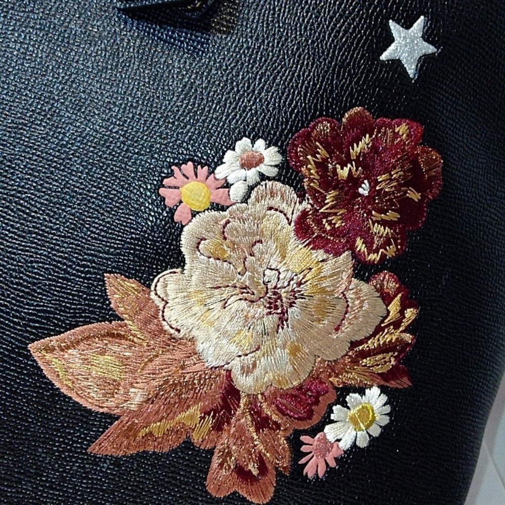 COACH Tattoo Embroidered City Zip Tote F35865 - Picture 4 of 8